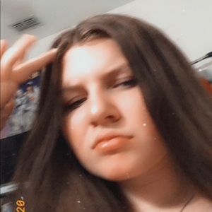 Meet your Posher, Emaleigha